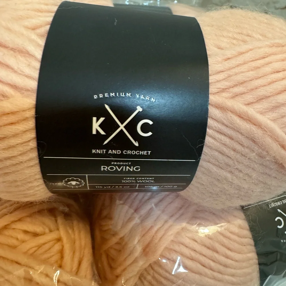 Roving Yarn in 100% wool.  Soft/ warm breathable - Picture 8 of 8